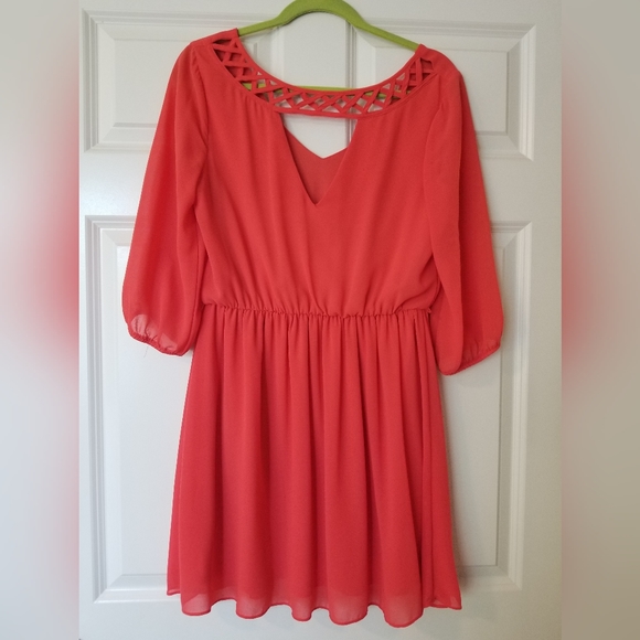 Cute coral Dress - Picture 2 of 7
